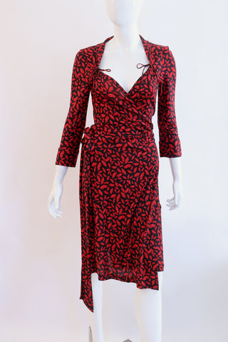 Vintage DIANE VON FURSTENBERG Silk Lip Dress