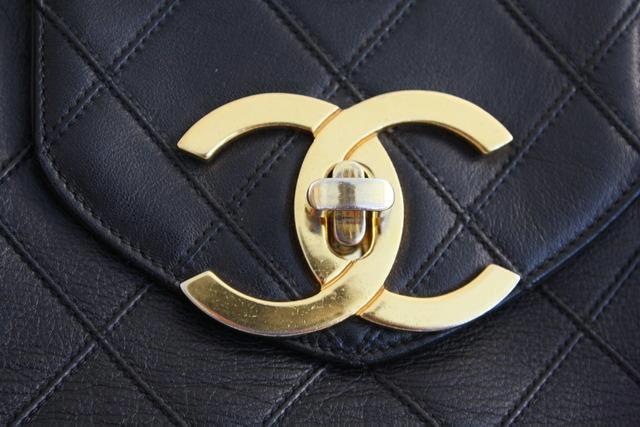 Chanel Vintage XL Supermodel Tote Bag This is in - Depop