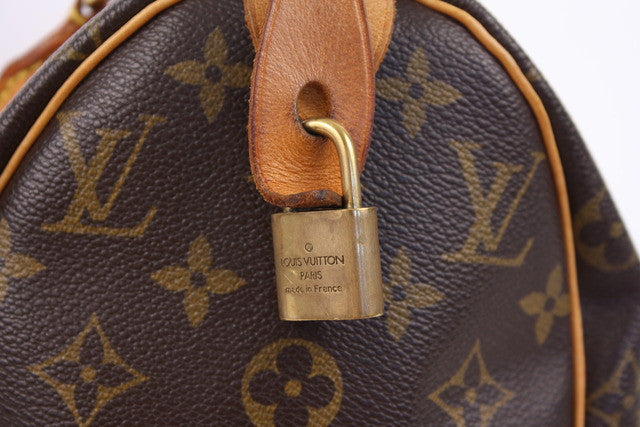 LOUIS VUITTON Speedy 25 Vintage Handbag in Classic Monogram 